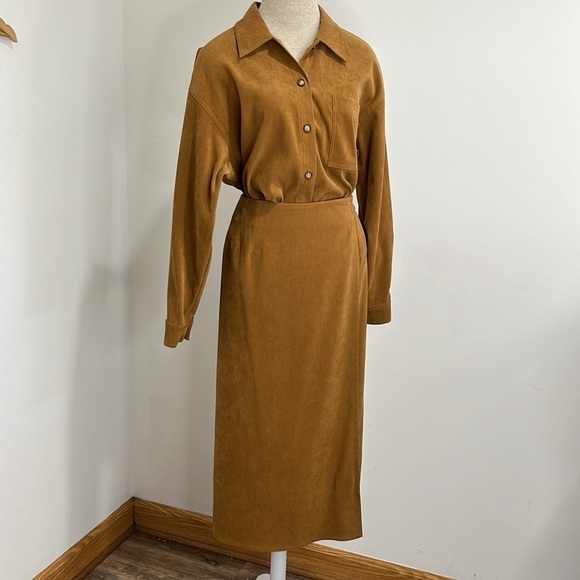 Talbots 2 Piece Matching Set Tan Shirt and Skirt Size 12 Petite - Picture 14 of 15
